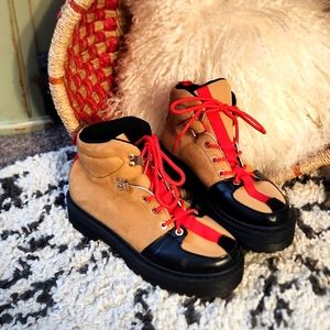 Adorable womens boots NEW size 7